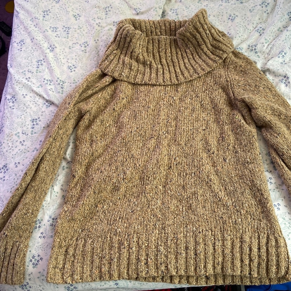 Turtleneck sweater tan